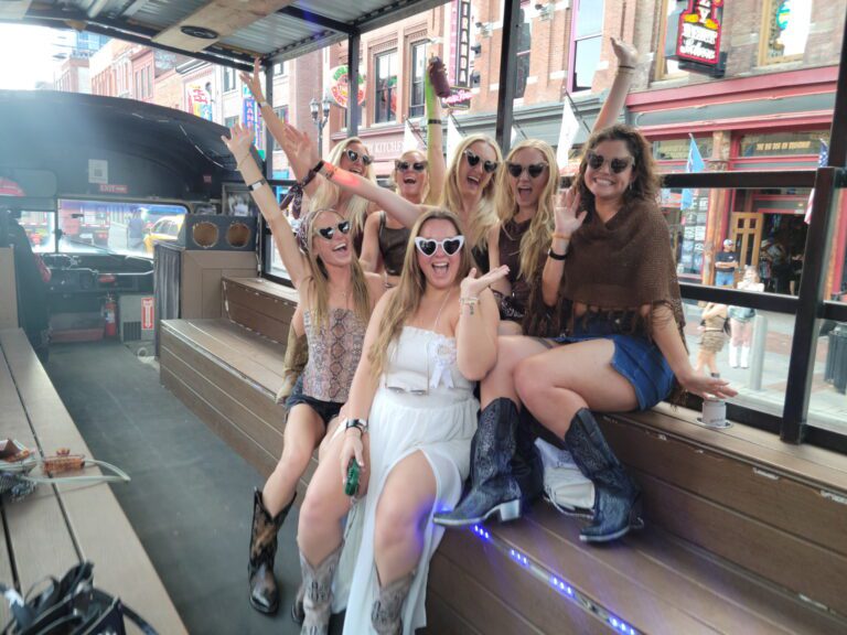 Girls' Night Out in Nashville: 15 Ideas, What It Costs, and How to Get Around (2026)